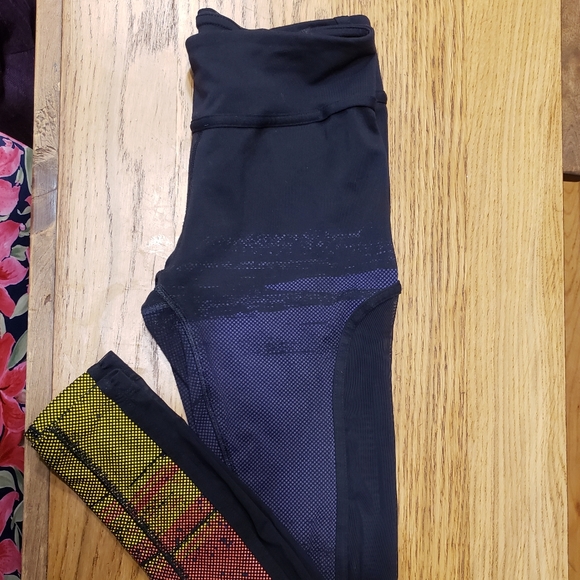 RARE Zumba XS low rise mesh panel compression dance leggings - Picture 12 of 13